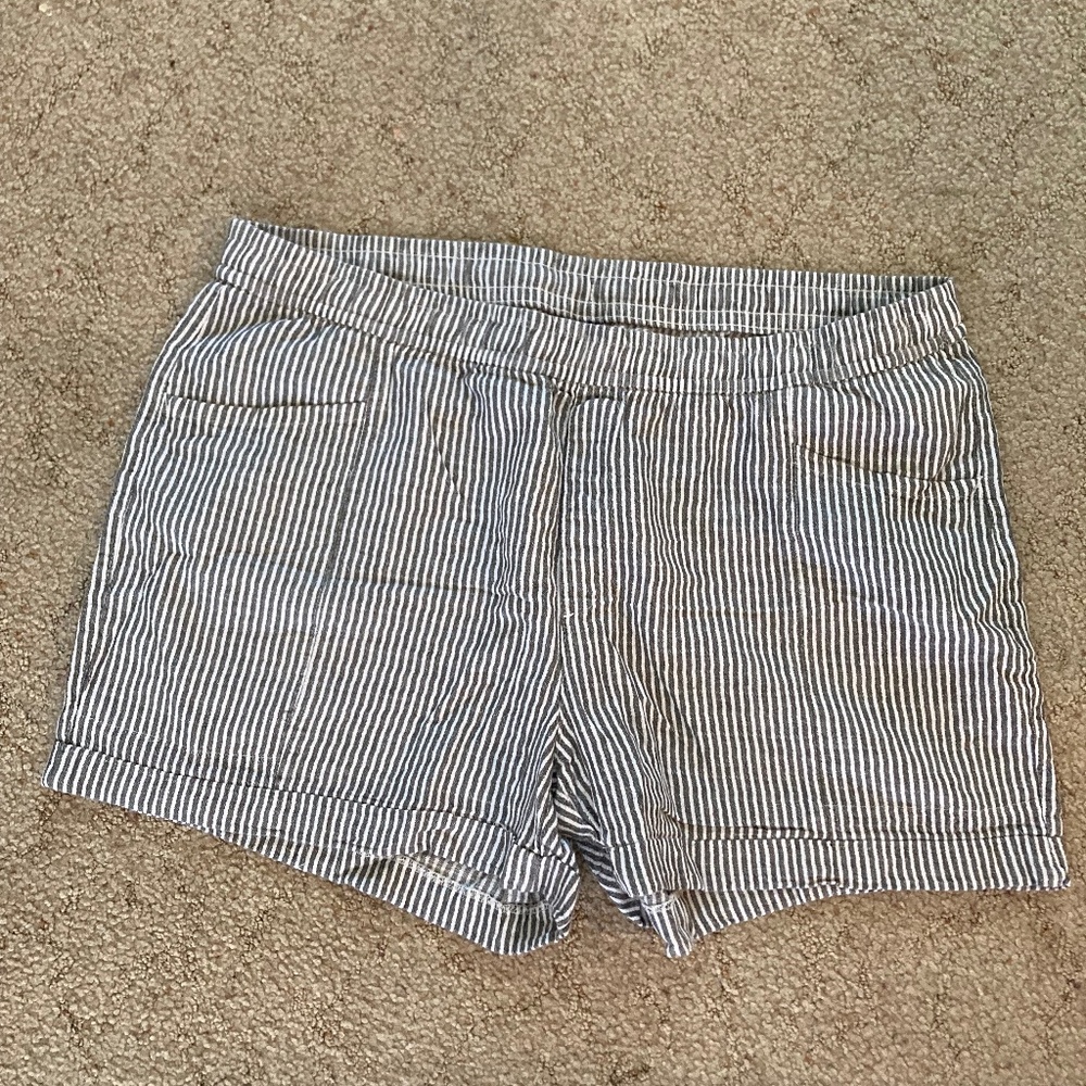 Old Navy Striped Shorts XL